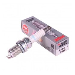 BUJIA NGK. IFR8H-11 CRF450R.